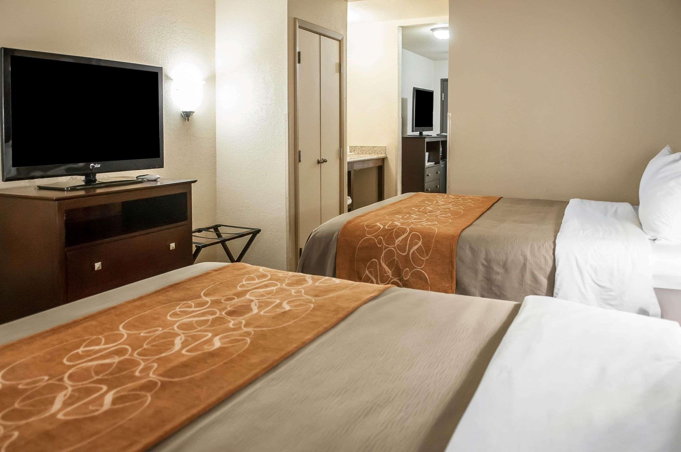 Comfort Suites Albuquerque-North Journal Center 3*