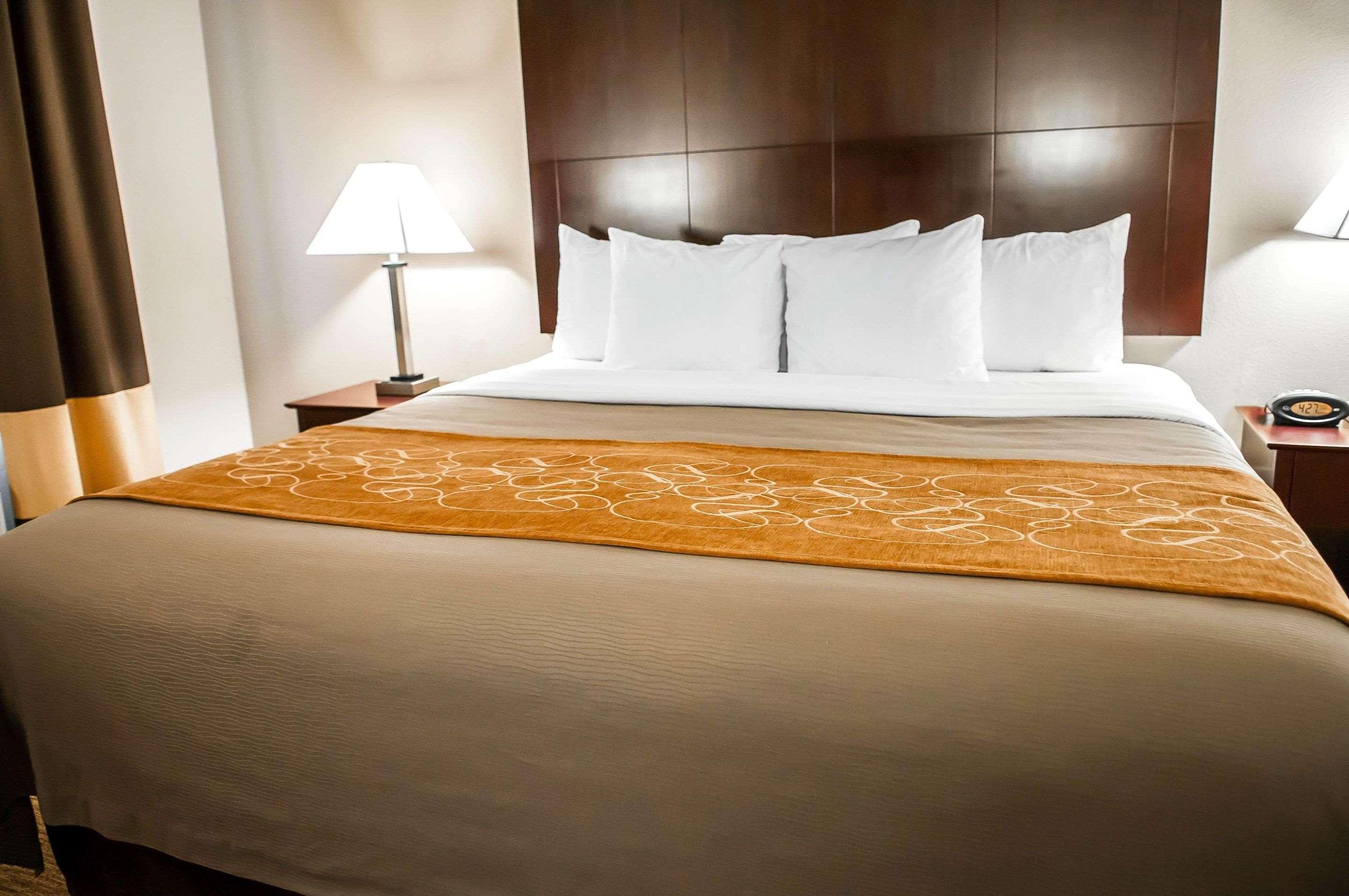 Comfort Suites Albuquerque-North Journal Center Hotel