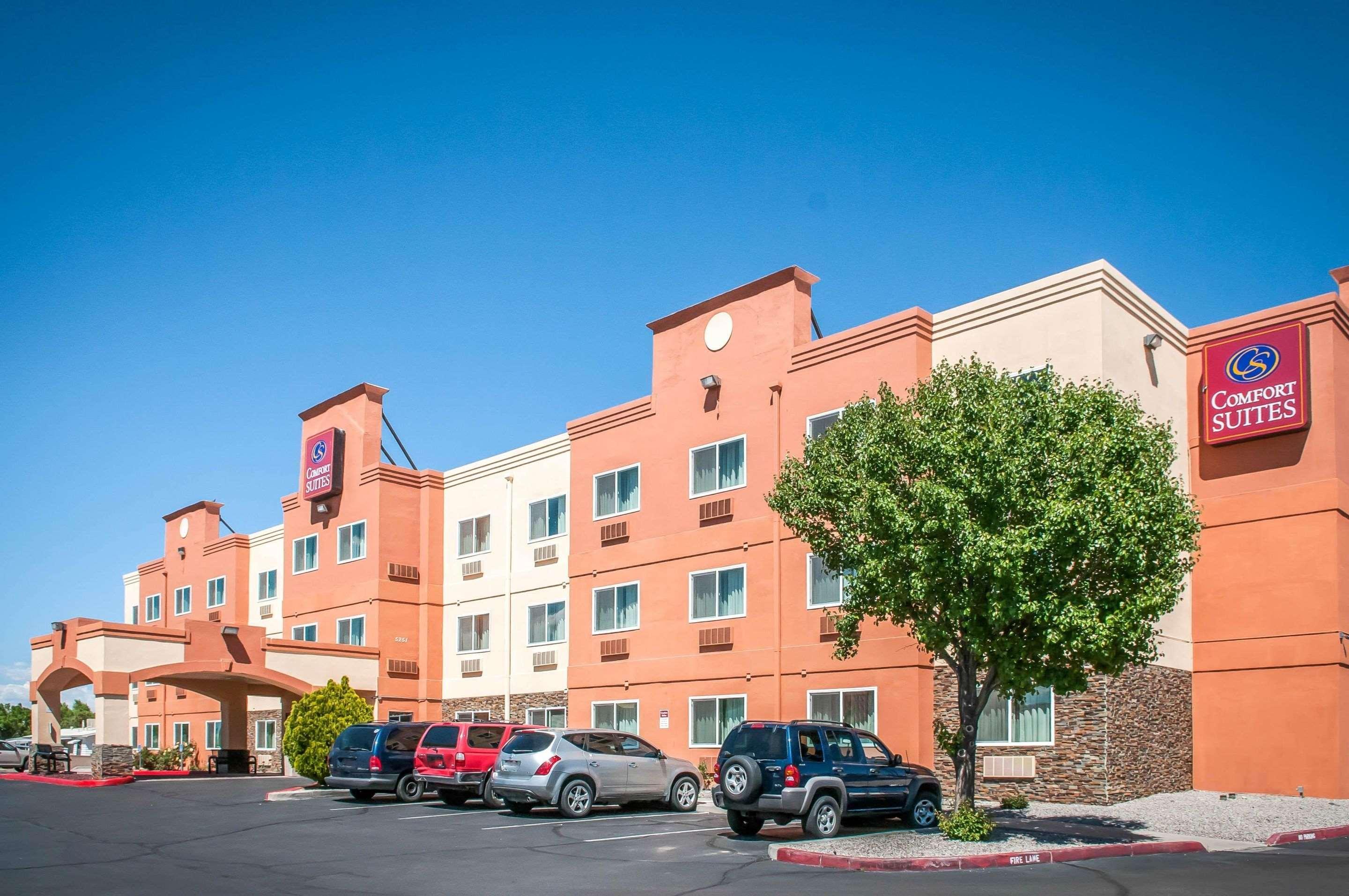 Comfort Suites Albuquerque-North Journal Center Hotel 3*
