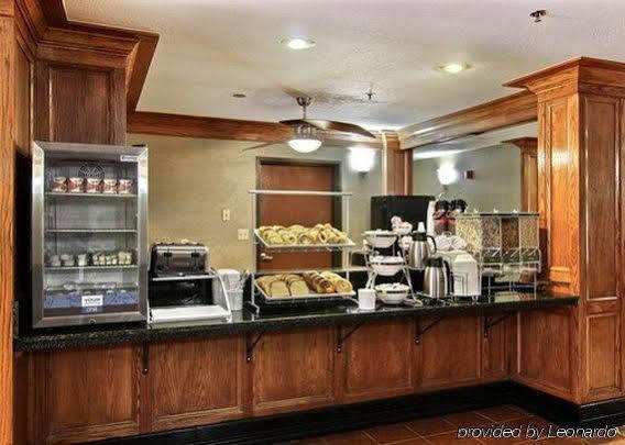 Comfort Suites Albuquerque-North Journal Center 3*